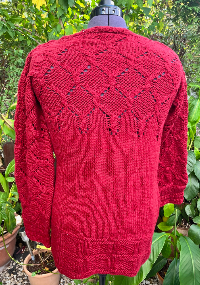 Pullover Schapulero mit Loch- und Zopfmuster | Einzelanleitung | Wolle Starwool Linie 4  | Stricken | Sylvie Rasch